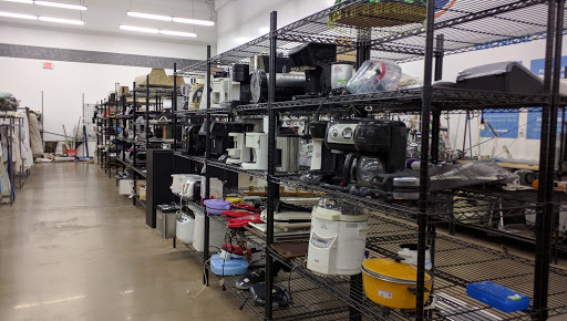 Thrift Store «Priest & Elliot Goodwill Retail & Donation Center», reviews and photos, 7850 S Priest Dr, Tempe, AZ 85284, USA