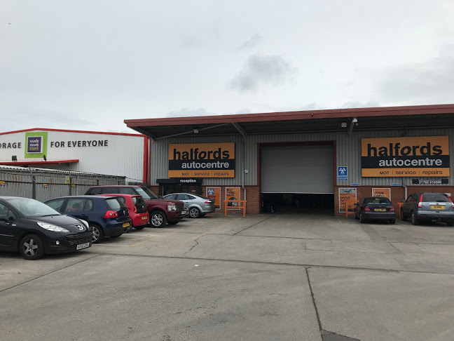 Comments and reviews of Halfords Autocentre Tunstall