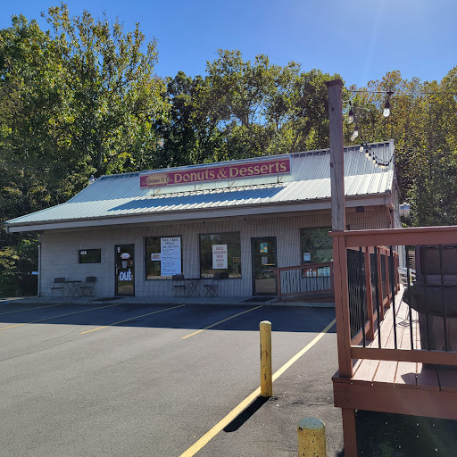 Donut Shop «Adrienne and Co. Donuts and Desserts», reviews and photos, 5801 US-150, Floyds Knobs, IN 47119, USA