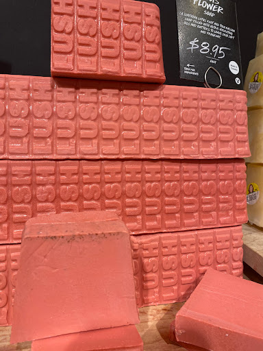 Cosmetics Store «LUSH Cosmetics», reviews and photos, 4502 S Steele St, Tacoma, WA 98409, USA