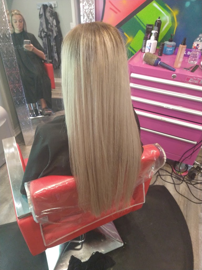 Rose Salon 76028