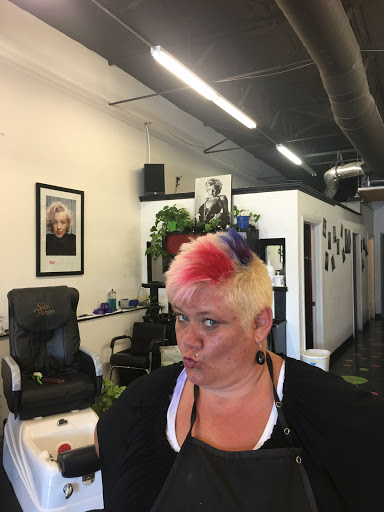 Beauty Salon «Jamie Kinz Family Hair Salon», reviews and photos, 301 N Main St, Noble, OK 73068, USA