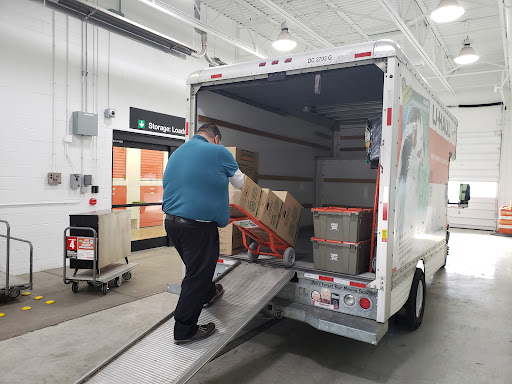 Truck Rental Agency «U-Haul Moving & Storage of Oak Lawn», reviews and photos, 8900 S Cicero Ave, Oak Lawn, IL 60453, USA