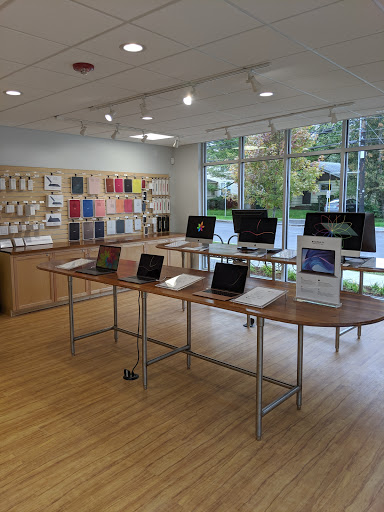 Electronics Store «Small Dog Electronics», reviews and photos, 100 Dorset St, South Burlington, VT 05403, USA