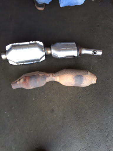 Muffler Technician image