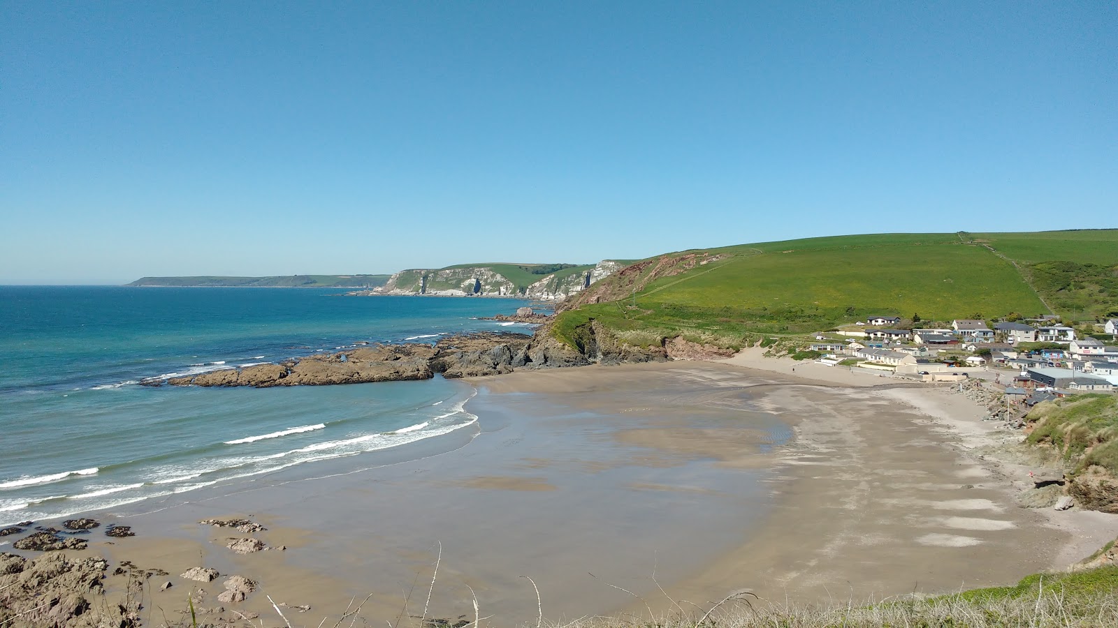 Challisborough beach'in fotoğrafı parlak kum yüzey ile