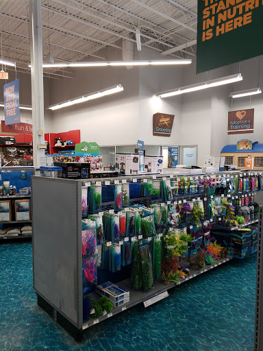Pet Supply Store «Petco Animal Supplies», reviews and photos, 1660 Orchard Gateway Blvd, North Aurora, IL 60542, USA