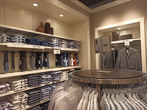 Clothing Store «Banana Republic Factory Store», reviews and photos, 70 Worcester-Providence Turnpike #627, Millbury, MA 01527, USA