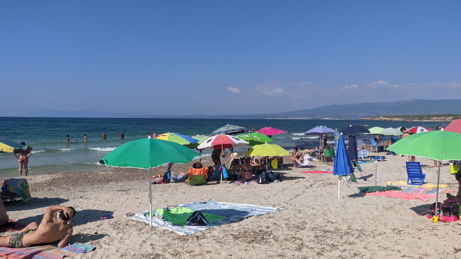 Sa Rocca Tunda beach'in fotoğrafı - Çocuklu aile gezginleri için önerilir