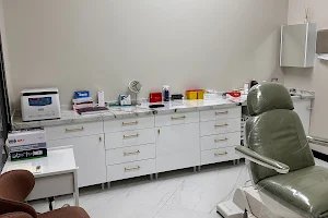 Dr. Zer Clinic image