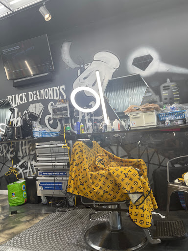 Barber Shop «Black Diamonds Barber Shop», reviews and photos, 3983 7th Street Rd, Louisville, KY 40216, USA