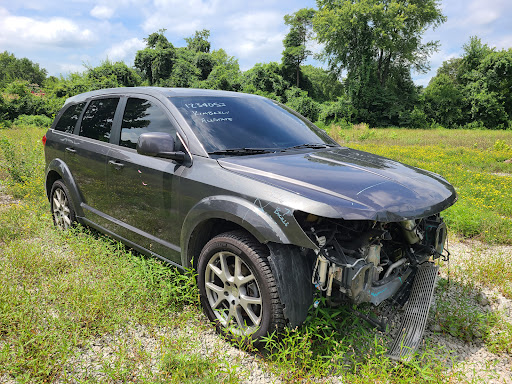 Auto Body Shop «Gray & Wells Collision Center», reviews and photos, 2005 E 10th St, Jeffersonville, IN 47130, USA