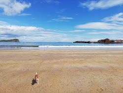 West Bay Beach'in fotoğrafı uzun koy ile birlikte