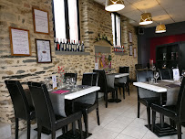 Atmosphère du Restaurant français Le Petit Bouchon Restaurant à Vitré - n°3
