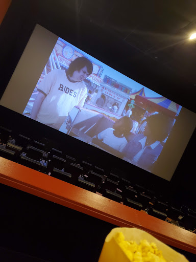 Movie Theater «Regal Cinemas Ronkonkoma 9», reviews and photos, 565 Portion Rd, Ronkonkoma, NY 11779, USA