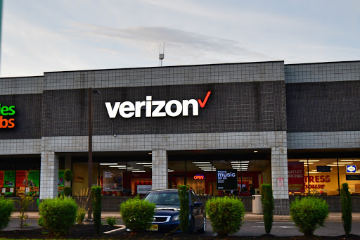 Verizon Authorized Retailer - Wireless Zone, 950 NJ-33, Hamilton Township, NJ 08690, USA, 
