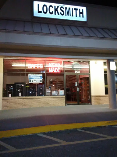 Locksmith «Cavileer Locksmith Inc.», reviews and photos, 2122 Main St, Dunedin, FL 34698, USA