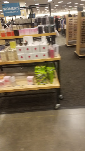 Department Store «Nordstrom Rack Burbank Empire Center», reviews and photos, 1601 N Victory Pl, Burbank, CA 91502, USA