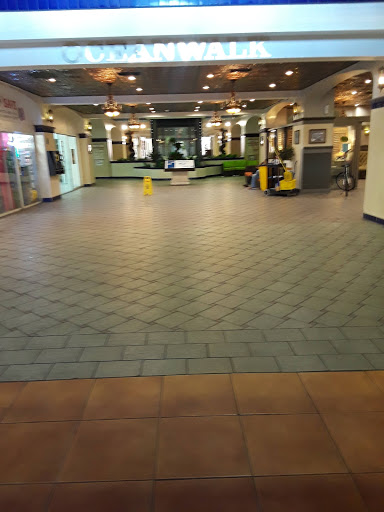 Shopping Mall «Oceanwalk Mall», reviews and photos, 101 N Ocean Dr, Hollywood, FL 33019, USA