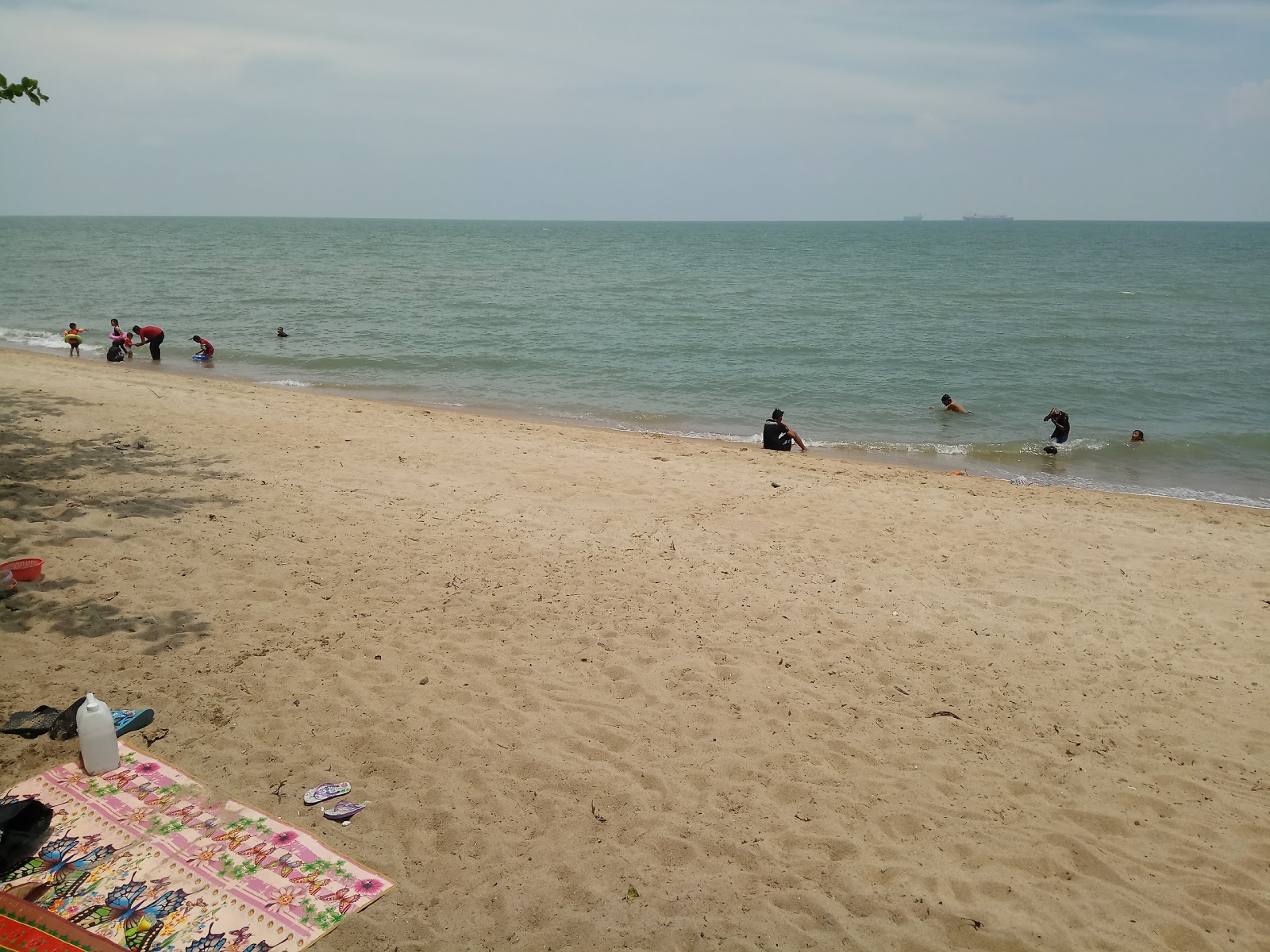Foto van Sg. Tuang Beach met gemiddeld niveau van netheid