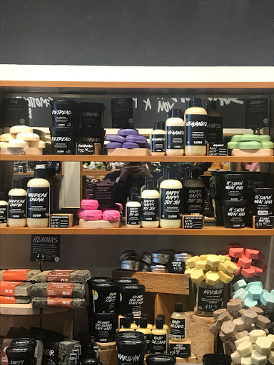Cosmetics Store «LUSH Fresh Handmade Cosmetics», reviews and photos, 3966 Westheimer Rd, Houston, TX 77027, USA
