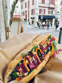 Hot-dog du Restaurant vietnamien Youth - Vietnamese Kitchen à Biarritz - n°4