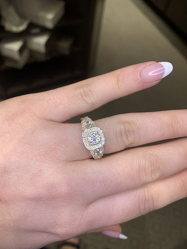 Jewelry Store «Jared The Galleria of Jewelry», reviews and photos, 2206 W Brandon Blvd, Brandon, FL 33511, USA