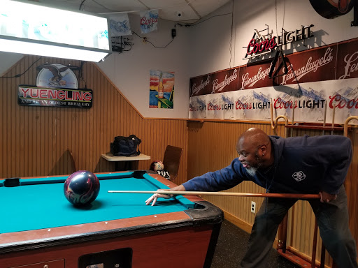 Bowling Alley «Majestic Lanes Bowling Alley», reviews and photos, 525 U.S. 9, Hopelawn, NJ 08861, USA