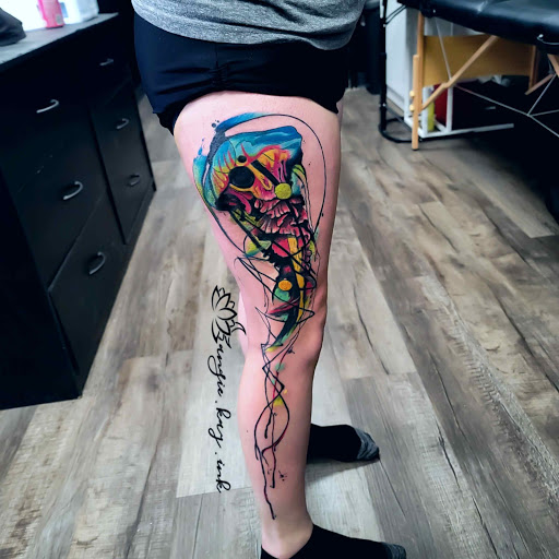 Explore giraffe tattoo ideas, creative tattoo ideas in Casper, available at Luna & Lotus Amethyst Ink Angie Kay