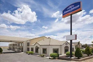 Howard Johnson by Wyndham Holbrook image