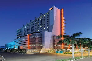 HARRIS Hotel & Conventions Kelapa Gading image