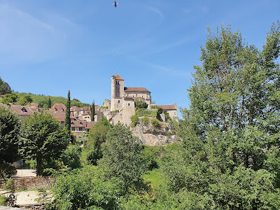 Glaces Artisanales parfums d’ été à Saint-Cirq-Lapopie