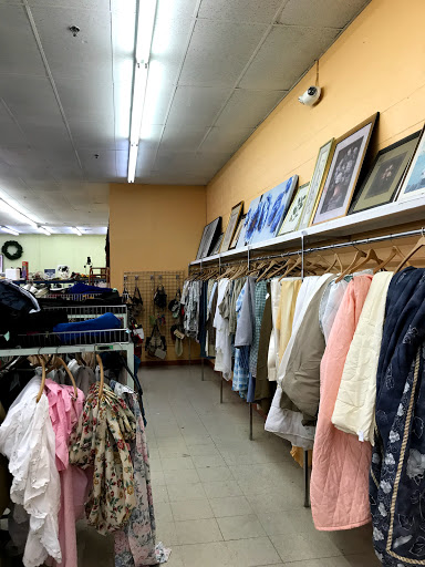 Thrift Store «Family Thrift Store», reviews and photos, 2012 W Newport Pike, Wilmington, DE 19804, USA