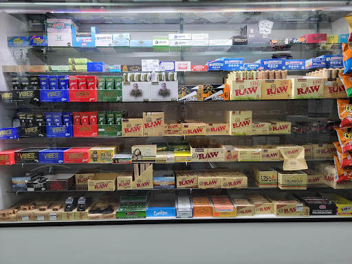 Tobacco Shop «Habits Vape & Smoke shop», reviews and photos, 8391 Folsom Blvd, Sacramento, CA 95826, USA