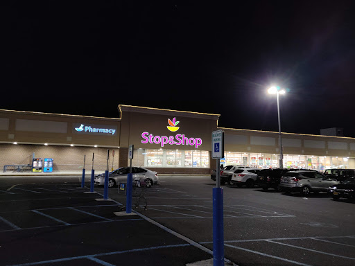 Grocery Store «Stop & Shop», reviews and photos, 31-06 Farrington St, Flushing, NY 11354, USA