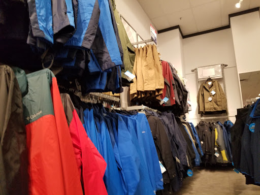 Sportswear Store «Columbia Sportswear Store - Gilroy, CA», reviews and photos, 681 Leavesley Rd d135, Gilroy, CA 95020, USA