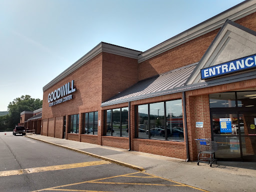 Goodwill of North Georgia: Cartersville Store, Career Center and Donation Center, 929 Joe Frank Harris Pkwy SE, Cartersville, GA 30120, USA, 