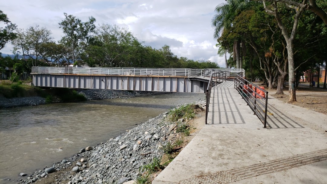 PUENTE PEATONAL