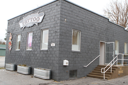 Tattoo Shop «Grinn & Barrett Tattoo and Piercing», reviews and photos, 3021 Leavenworth St, Omaha, NE 68105, USA