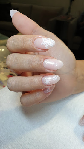 The Nail Lounge