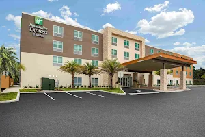 Holiday Inn Express & Suites Deland South, an IHG Hotel image