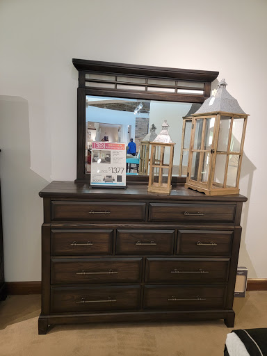 Furniture Store «Rooms To Go & Rooms To Go Kids Furniture Store - Montgomery», reviews and photos, 6810 Eastchase Pkwy Suite A, Montgomery, AL 36117, USA