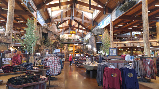 Outdoor Sports Store «Bass Pro Shops», reviews and photos, 7970 Northfield Blvd, Denver, CO 80238, USA