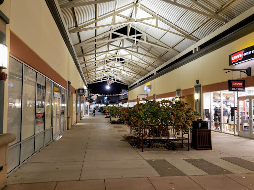 Shopping Mall «Cincinnati Premium Outlets», reviews and photos, 400 Premium Outlets Dr, Monroe, OH 45050, USA