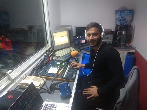 El Puente FM 103.3