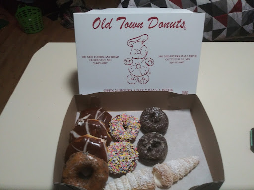 Donut Shop «Old Town Donuts», reviews and photos, 508 S New Florissant Rd, Florissant, MO 63031, USA