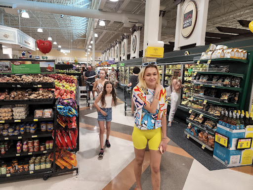 Grocery Store «Harris Teeter», reviews and photos, 33 Office Park Rd, Hilton Head Island, SC 29928, USA