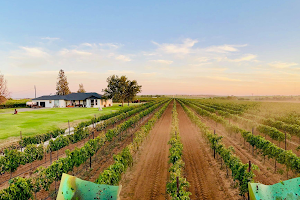 Whitehouse Parker, Farmhouse Vineyards Tasting Room image