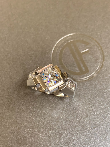 Jewelry Store «The Diamond Factory of Ann Arbor», reviews and photos, 668 Briarwood Cir, Ann Arbor, MI 48108, USA