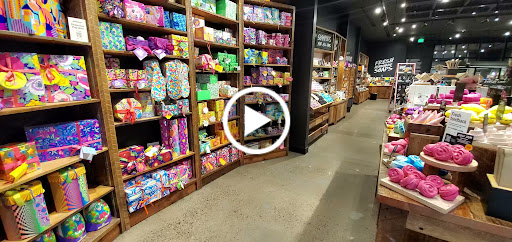 Cosmetics Store «Lush», reviews and photos, 112 E Broadway, Bloomington, MN 55425, USA